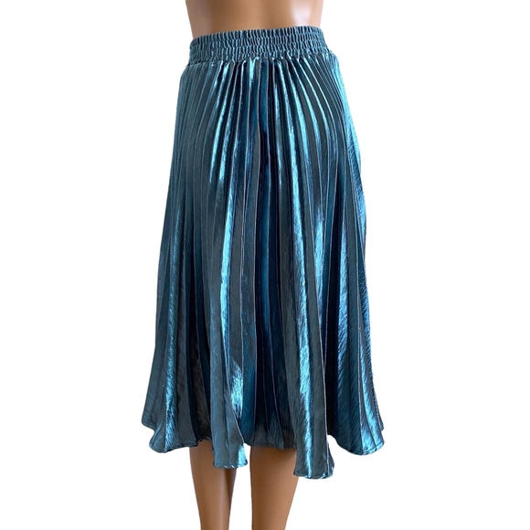 HD in Paris Blue Satin Pleated Skirt XS/S - Picture 3 of 9